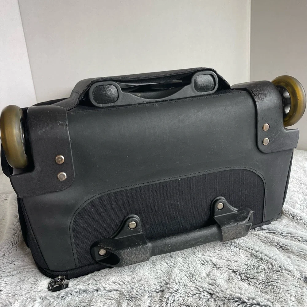 Think Tank Photo Airport Navigator Rolling Bag (Black) gently used